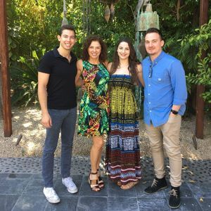 Meet your Posher, Sam